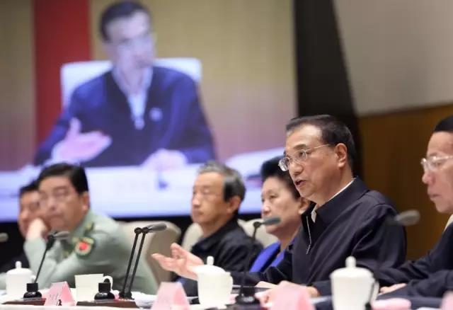 2016年5月9日，李克強出席全國推進簡政放權放管結合優化服務改革電視電話會議并講話。