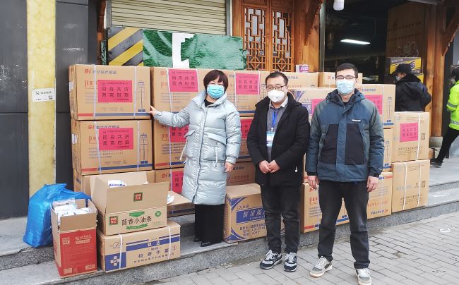 眾志成城獻愛心 抗擊疫情正此時